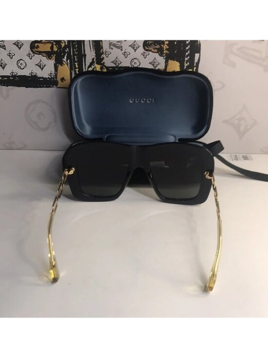 New Authentic Gucci Black Oversized Sunglasses GG0499S 001